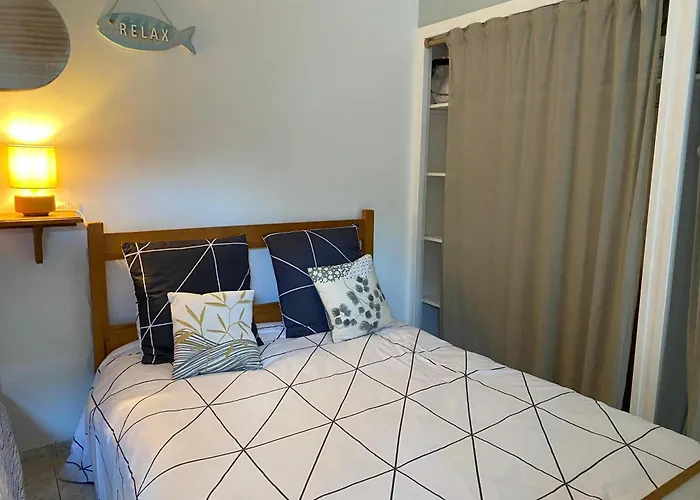 T2 Terrasse, Calme, Proche Et Commodites