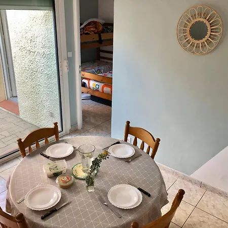 Holiday home T2 Terrasse, Calme, Proche Et Commodites